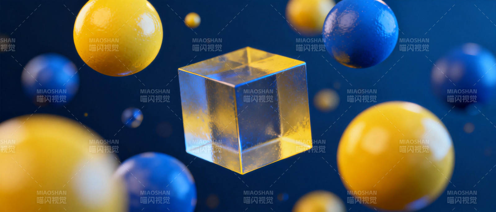 透明立方体与彩球图片