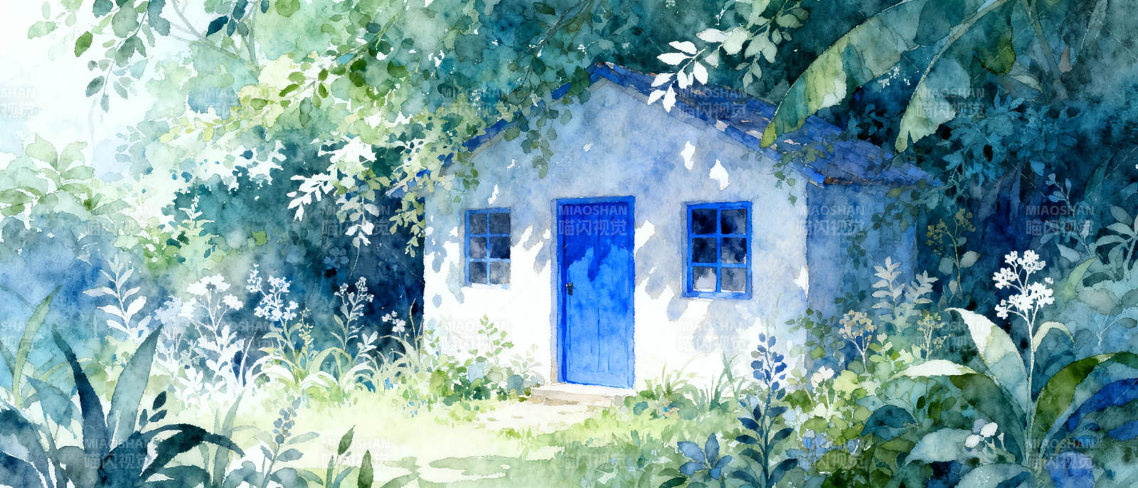 蓝门小屋隐林间图片