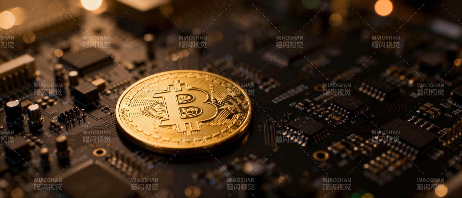 比特币与电路板图片