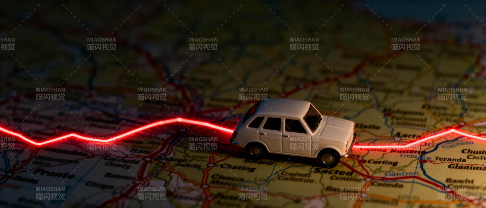 地图上的旅程图片