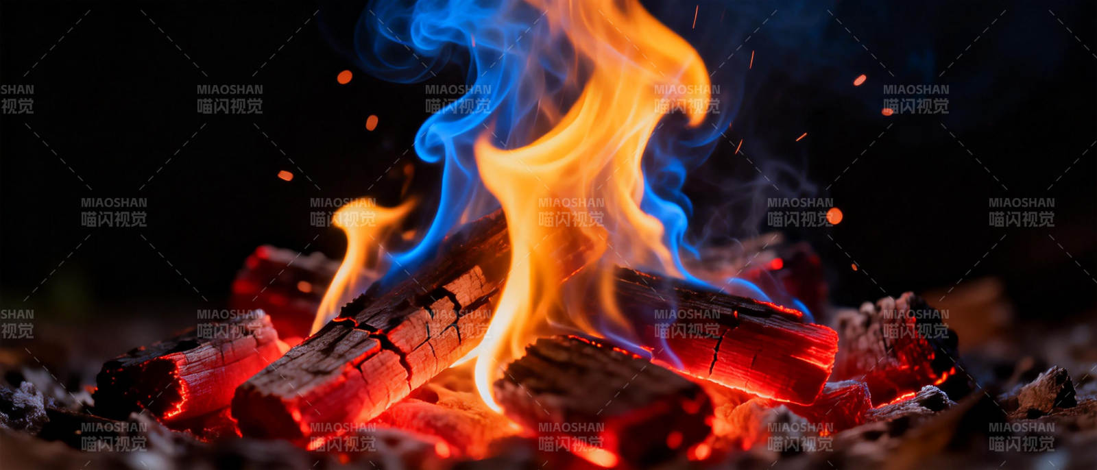 篝火燃烧图片