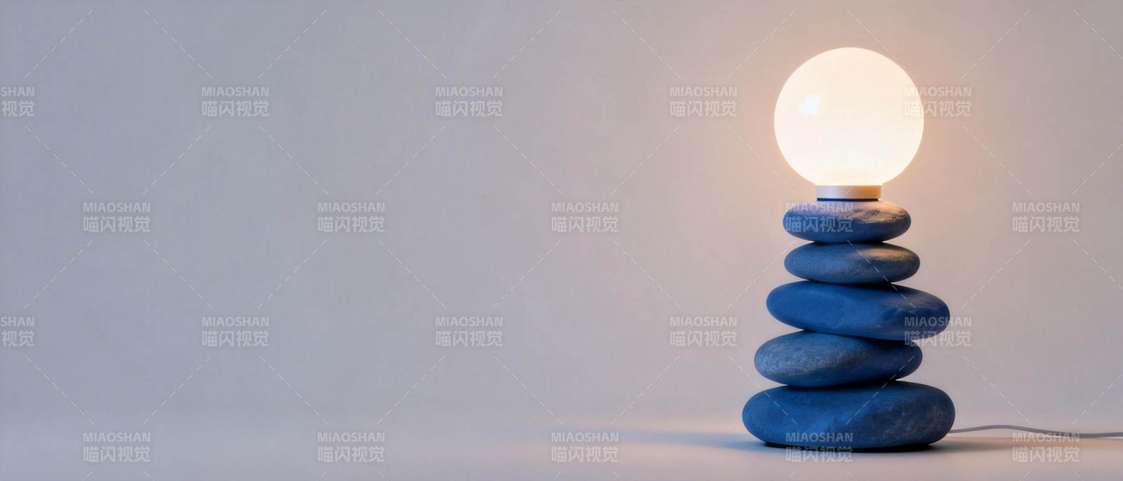 石灯静谧光图片