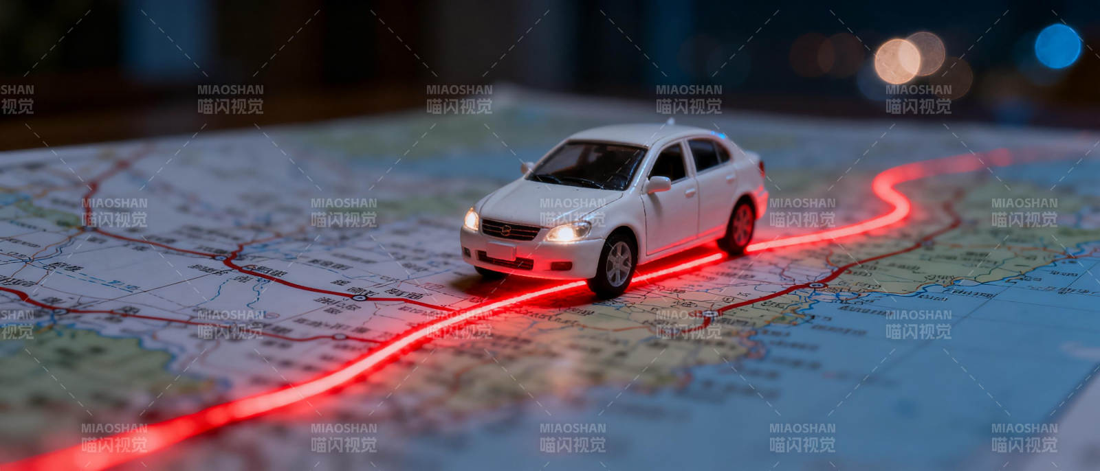 地图上的红色轨迹图片