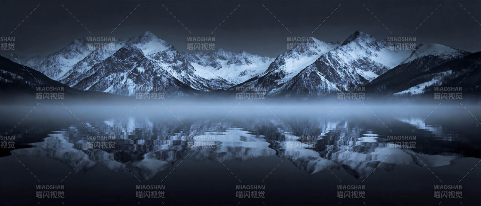 雪峰倒影夜景图片