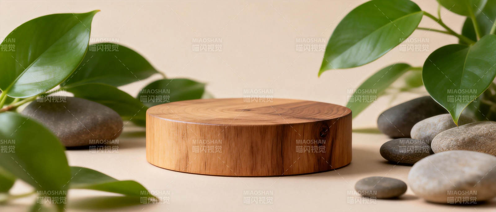 自然木台静谧绿意图片