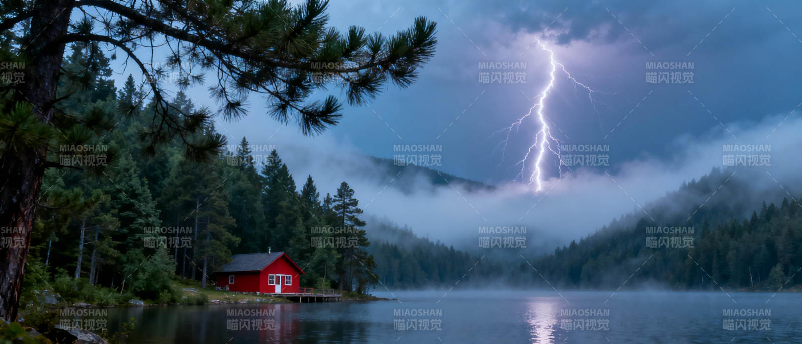 雷电湖畔小屋图片