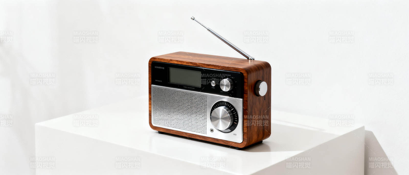 复古木质收音机图片