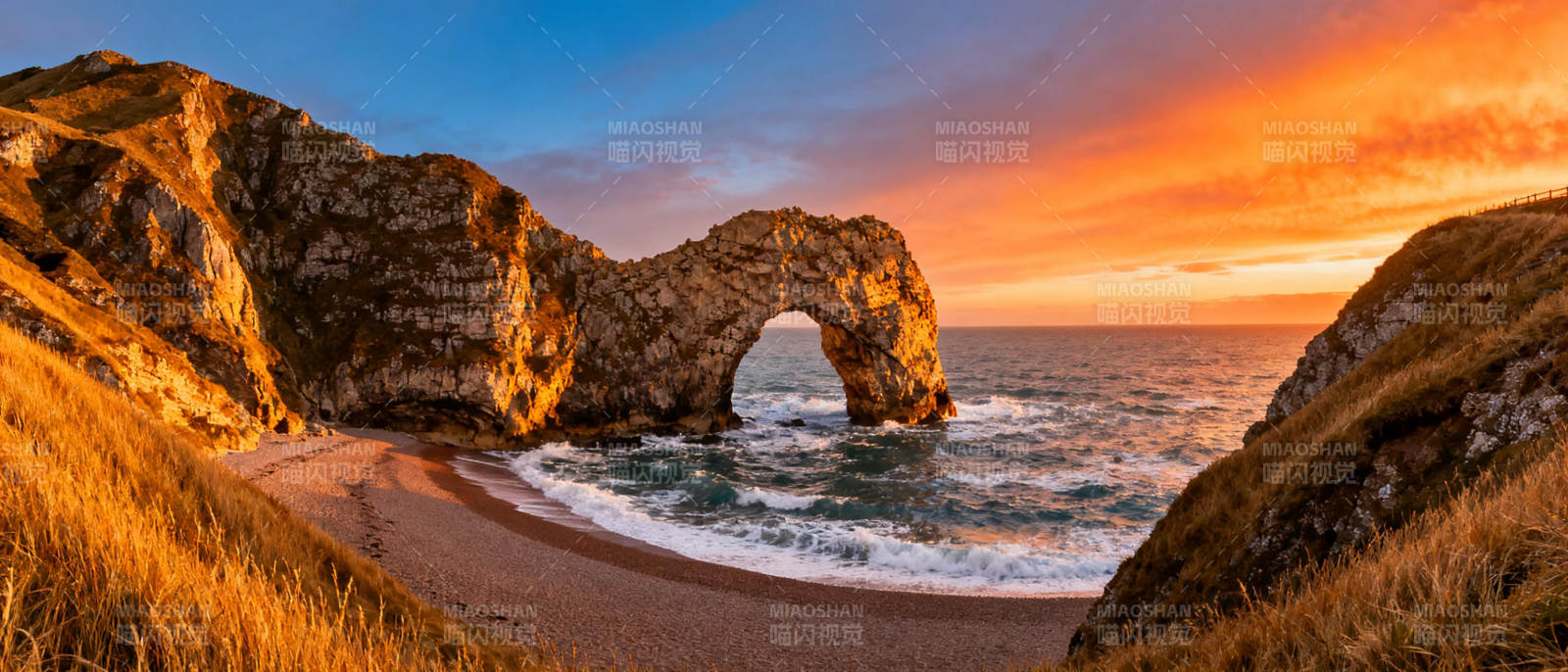 日落拱门海岸图片