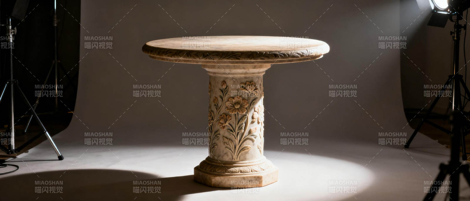 雕花石桌静影图片