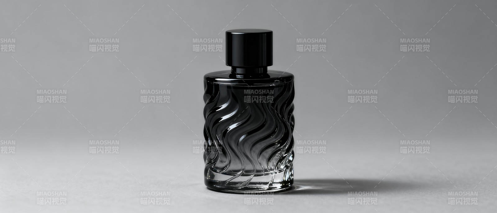 黑色波纹香水瓶图片