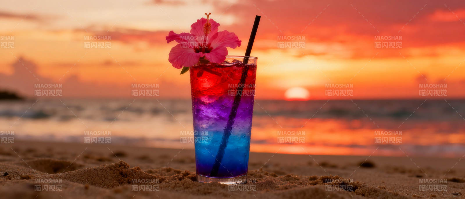 夕阳沙滩鸡尾酒图片