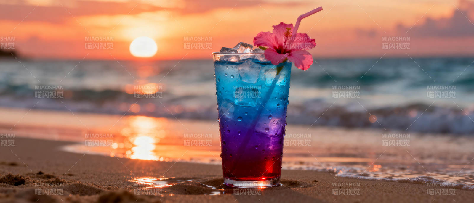 海滩日落鸡尾酒图片