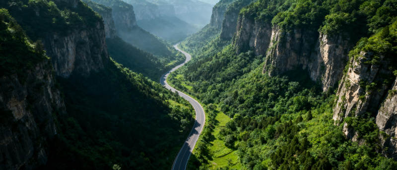 峡谷公路风光图片