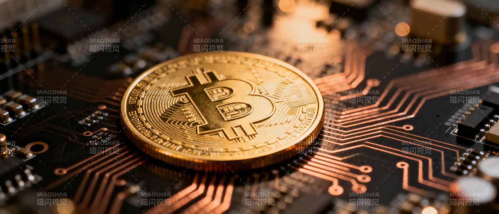 比特币电路板特写图片