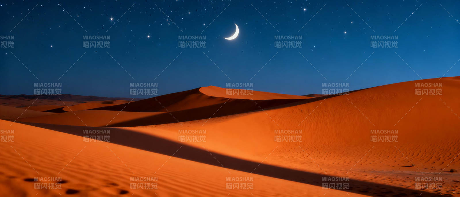 沙漠夜月图片