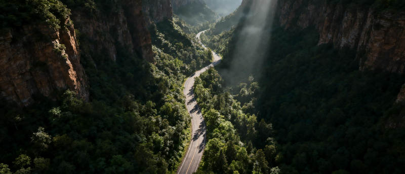 峡谷公路风光图片