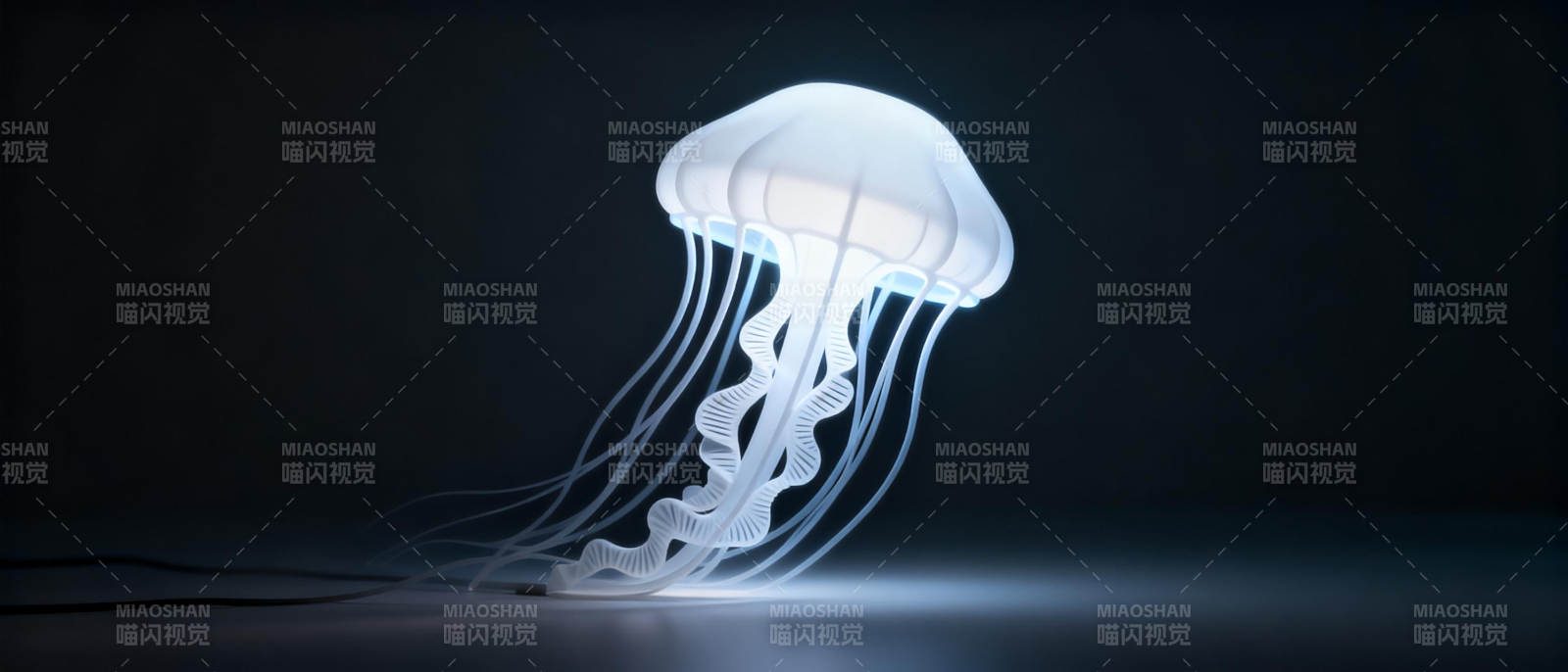 发光水母夜景图片