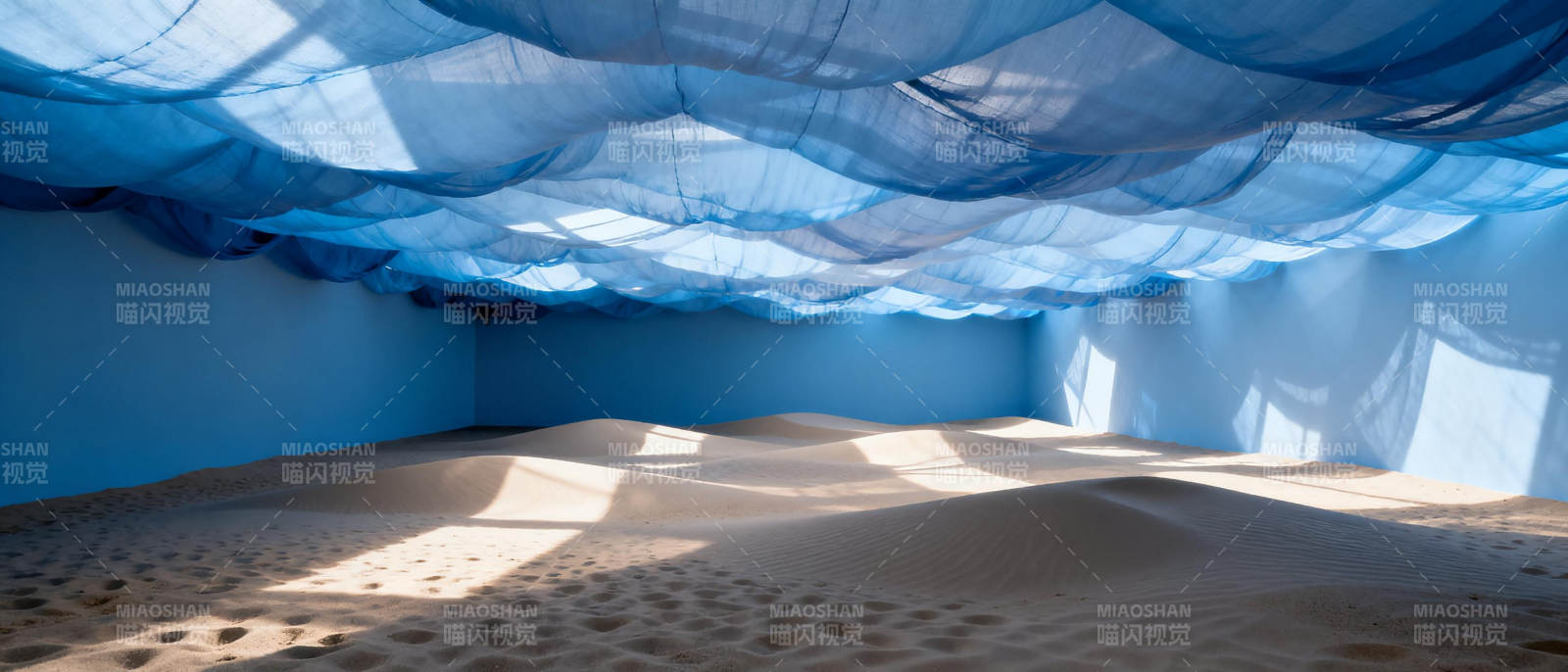 蓝纱下的沙丘图片