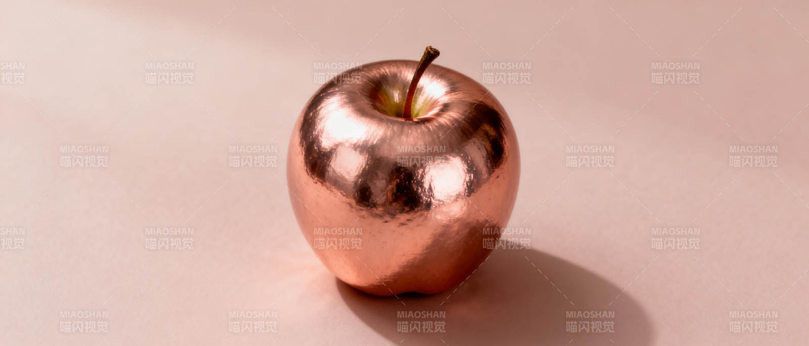 铜色苹果静物图片