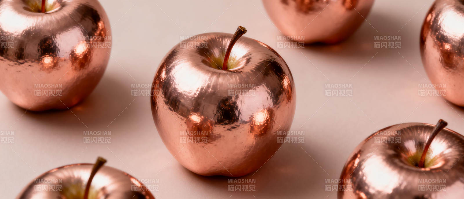铜色苹果静物图片