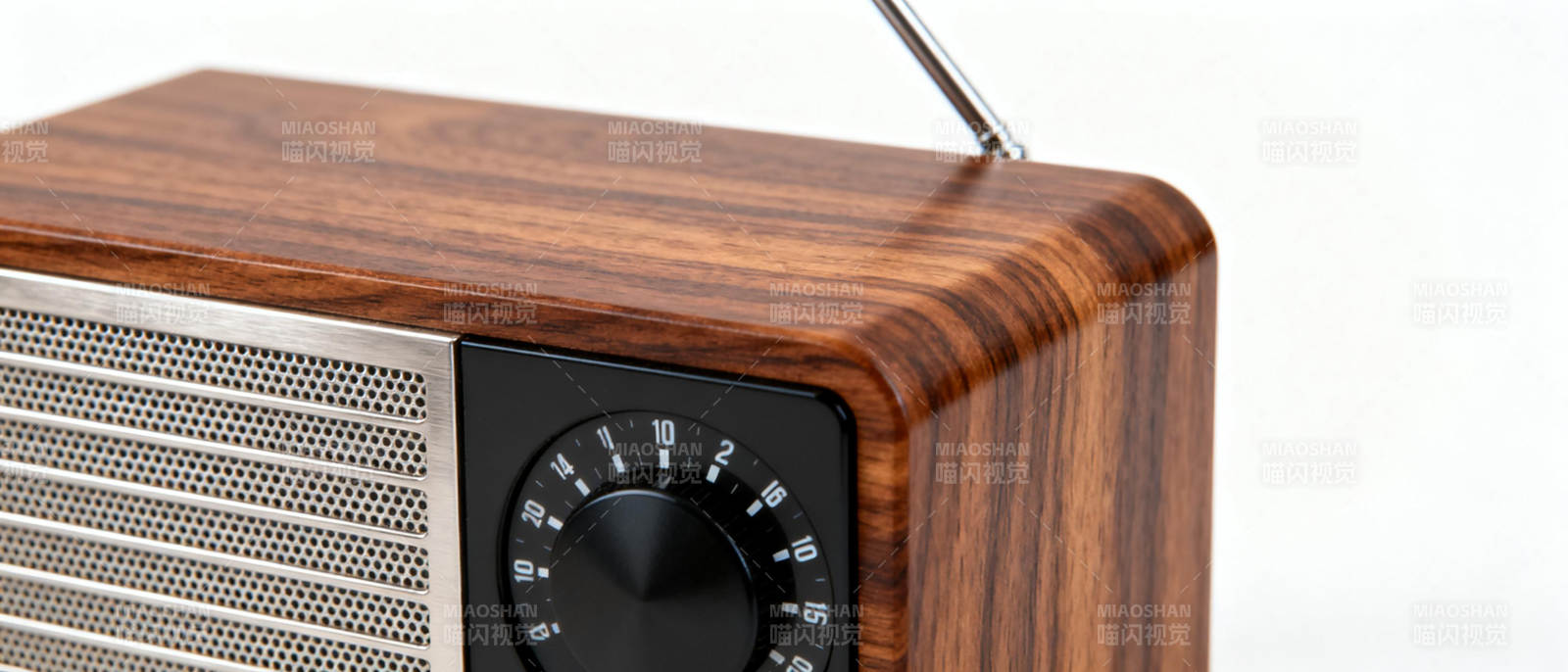 复古木质收音机图片
