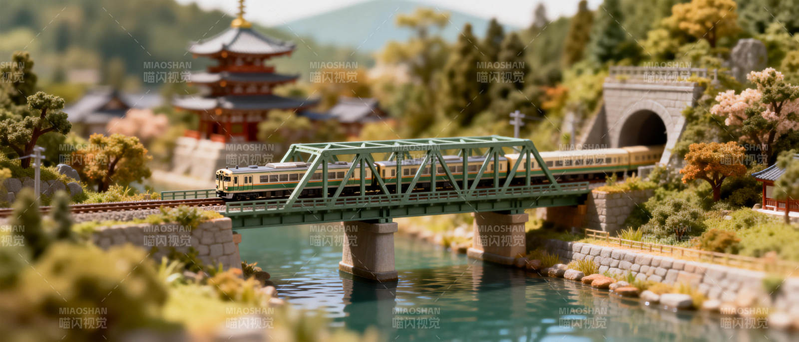 桥上列车过河景图片