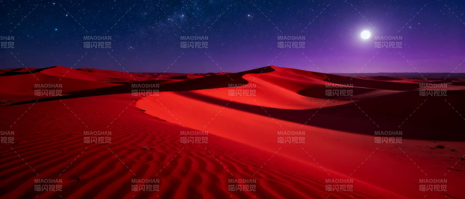 月夜红沙海图片