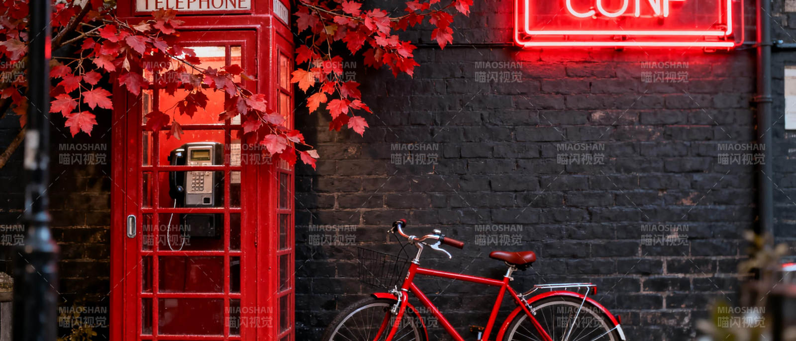 红电话亭与自行车图片