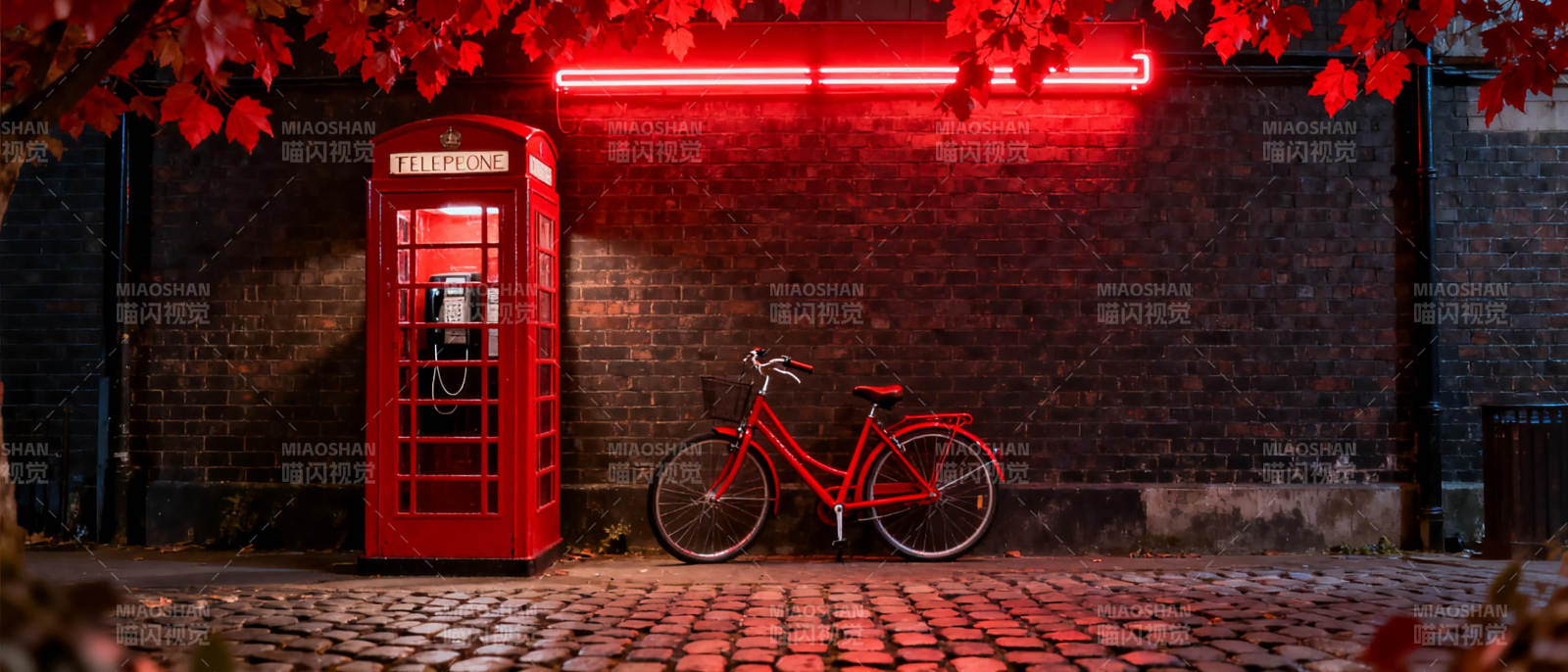 红电话亭与自行车图片