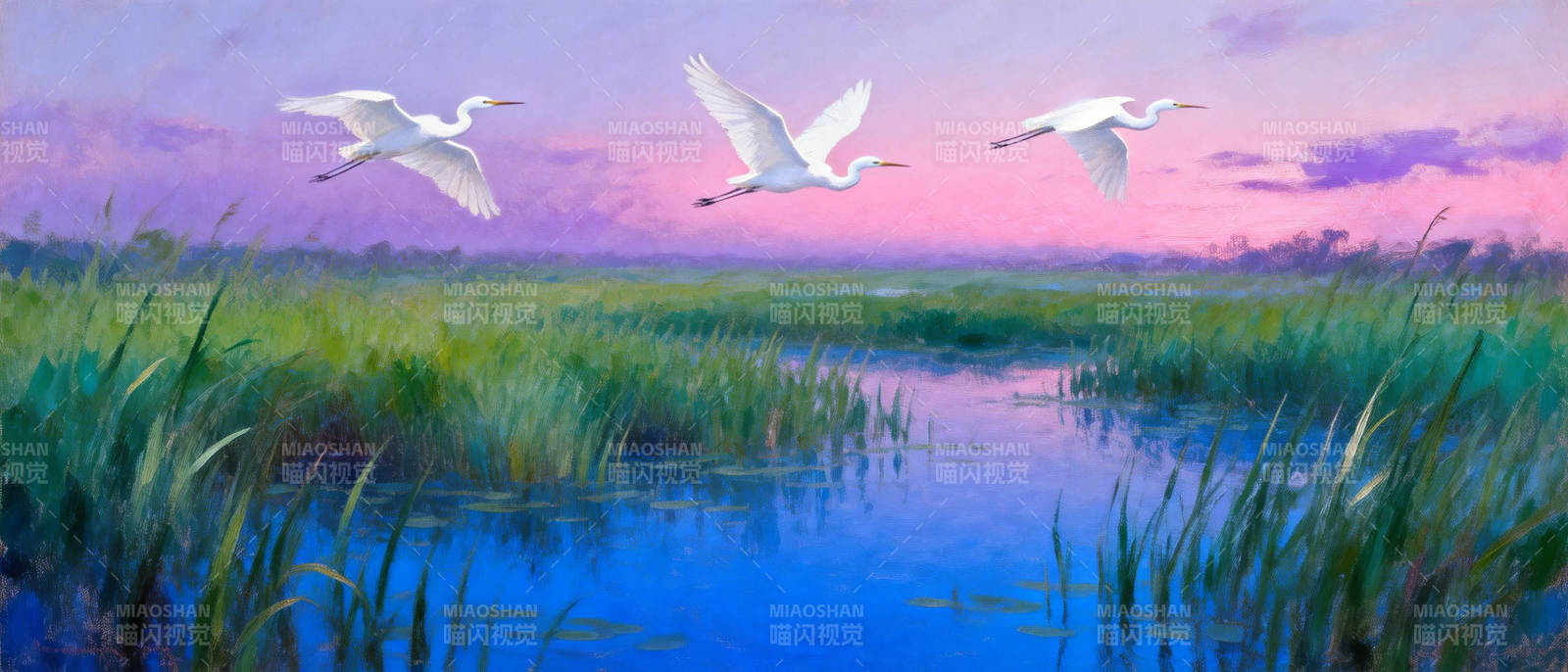 湿地晨曦飞鹭图片