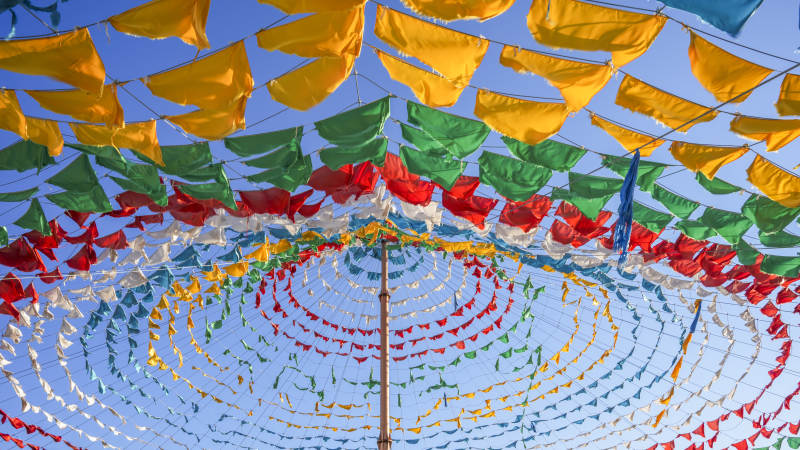 乌兰哈达火山景区大经幡彩旗飘扬迎风舞图片