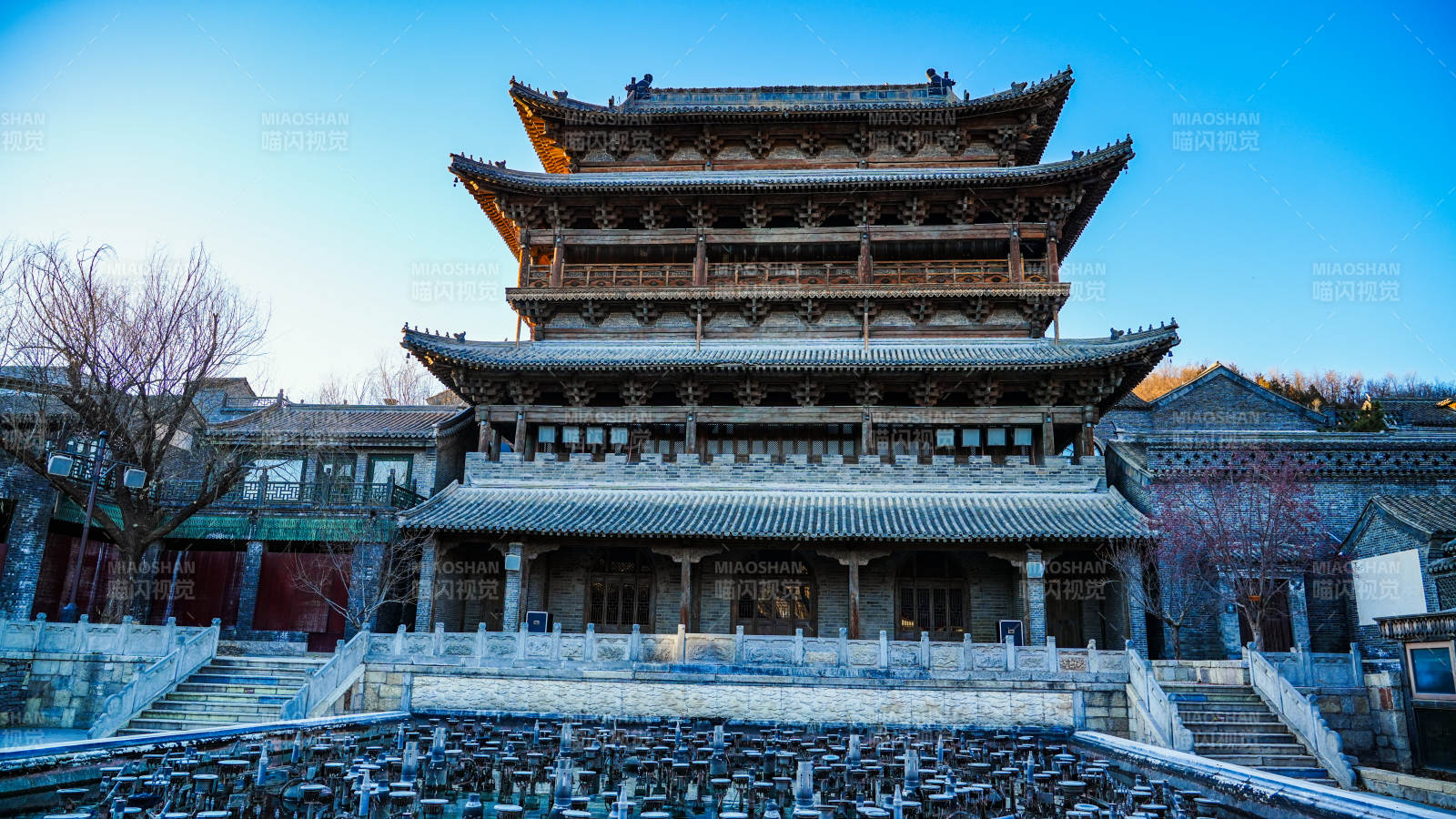 古北水镇古塔巍峨映蓝天图片