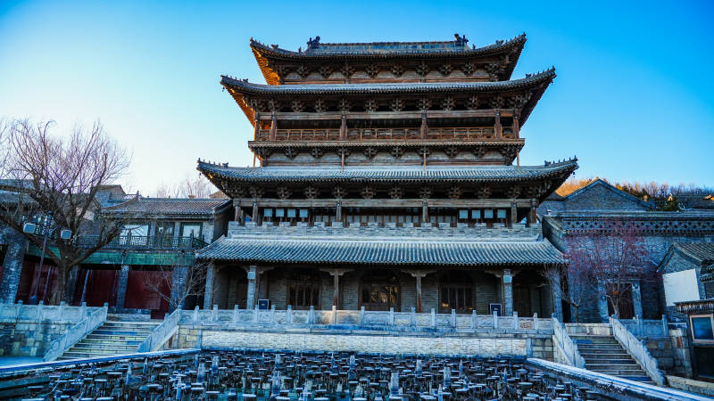 古北水镇古塔巍峨映蓝天图片