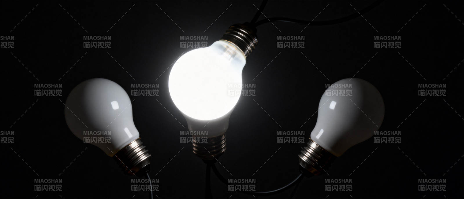 灯泡点亮黑暗图片