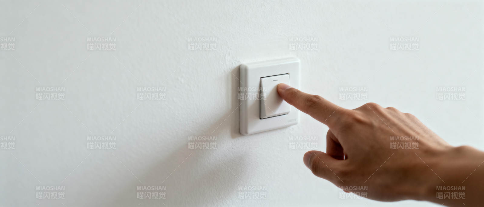 手指按开关图片