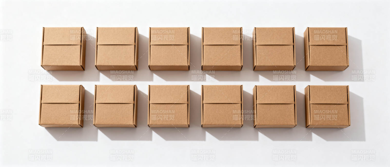 整齐排列的纸盒图片