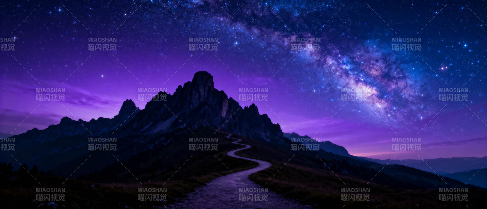 星河映山夜景图片