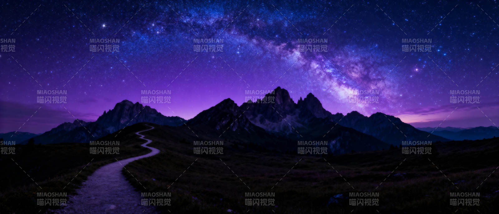 星河映山径图片