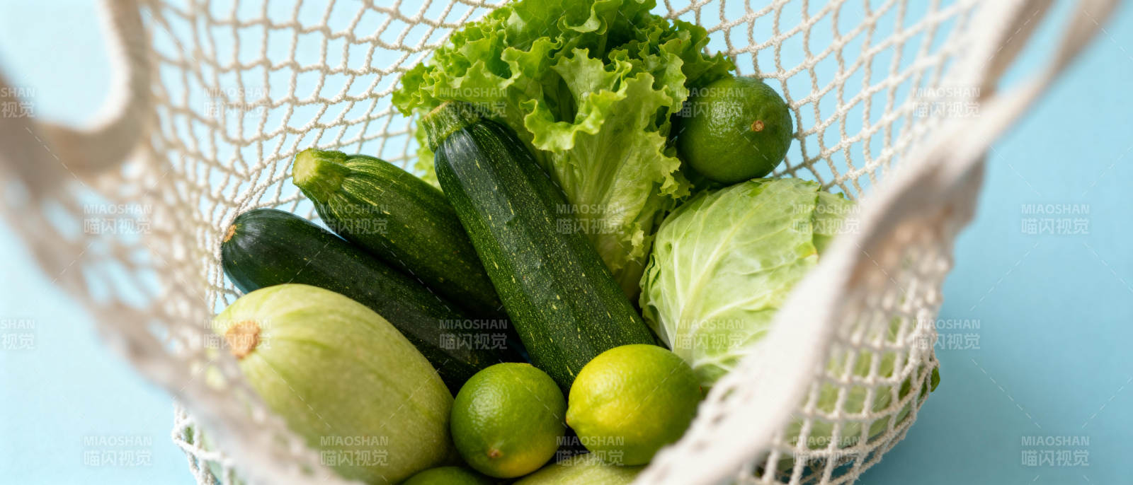 新鲜蔬菜网袋装图片