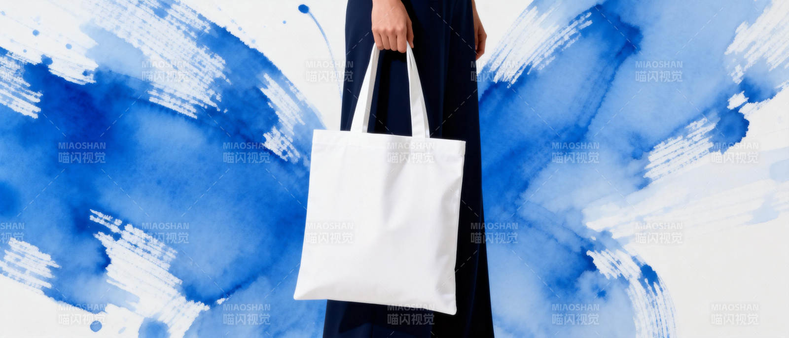 蓝白艺术手提袋图片