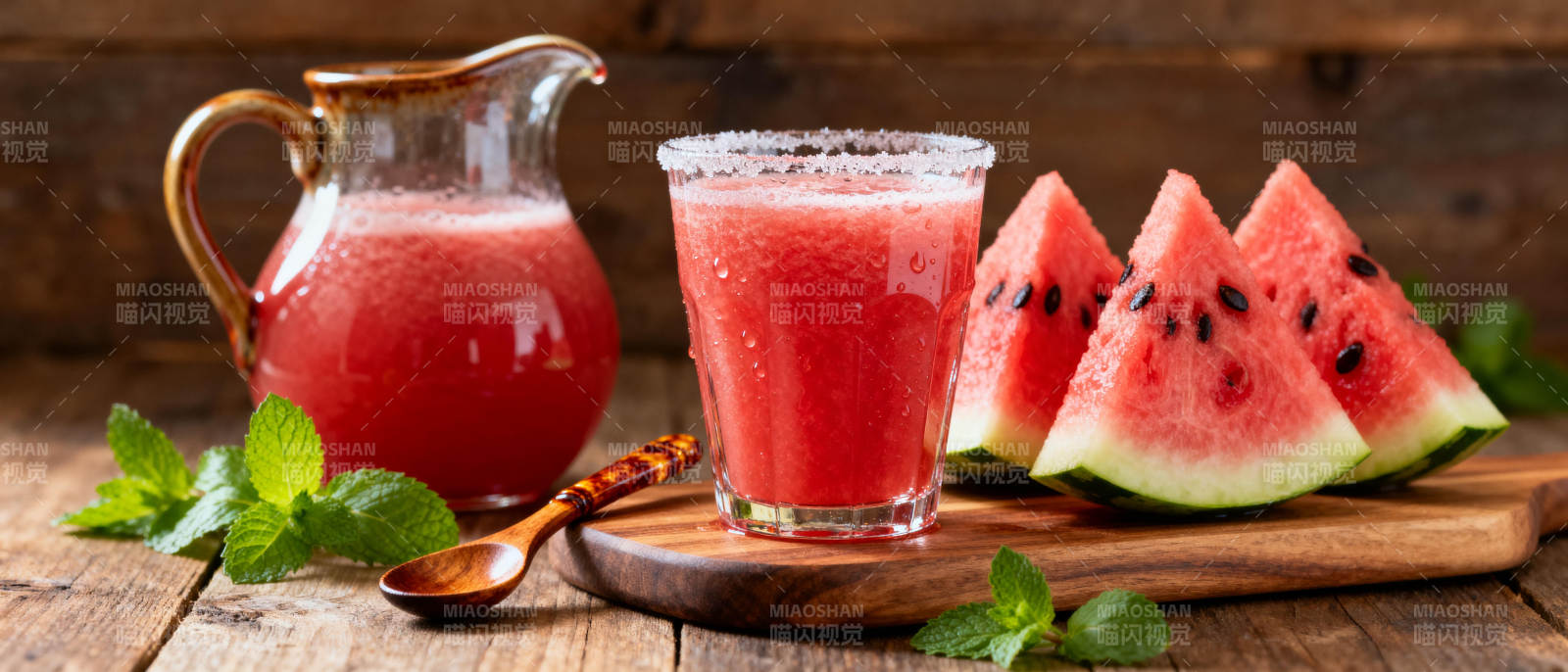 西瓜汁清凉解暑图片