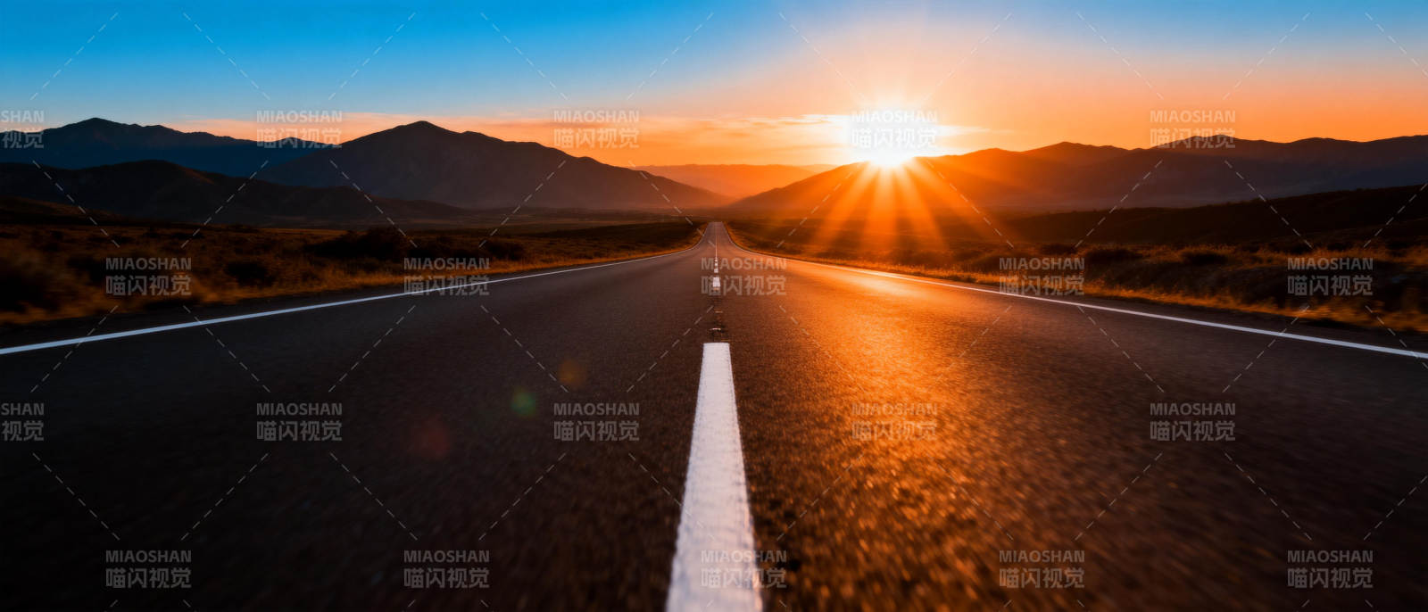 公路尽头的夕阳图片