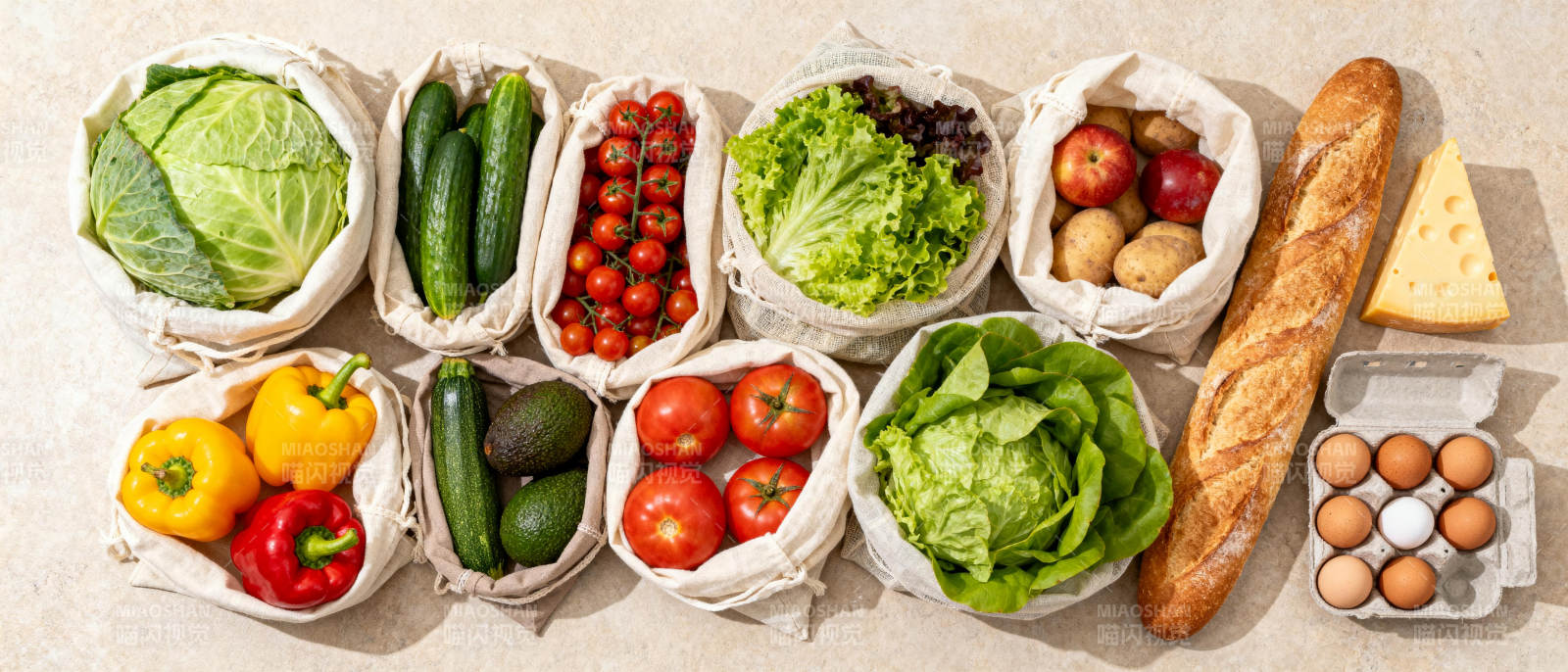 新鲜蔬果与面包鸡蛋图片