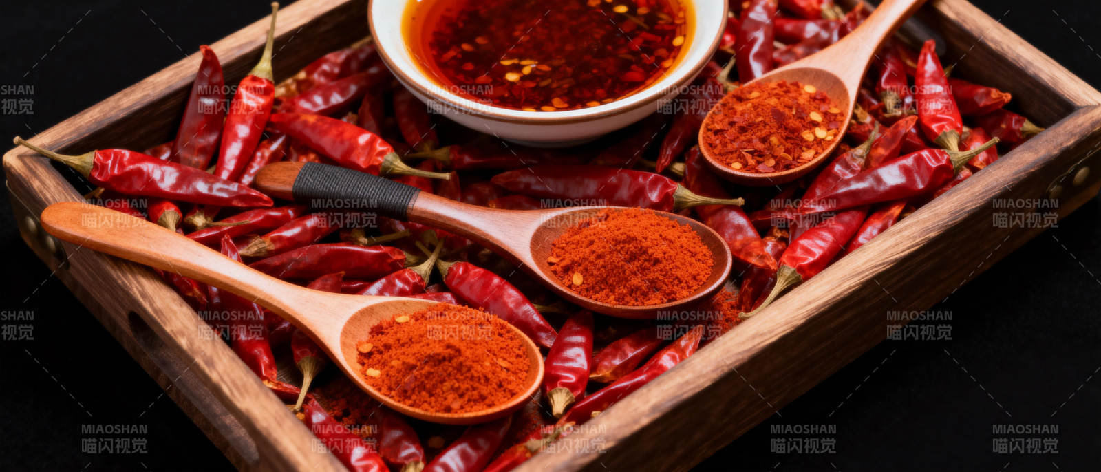 辣椒与红椒粉图片