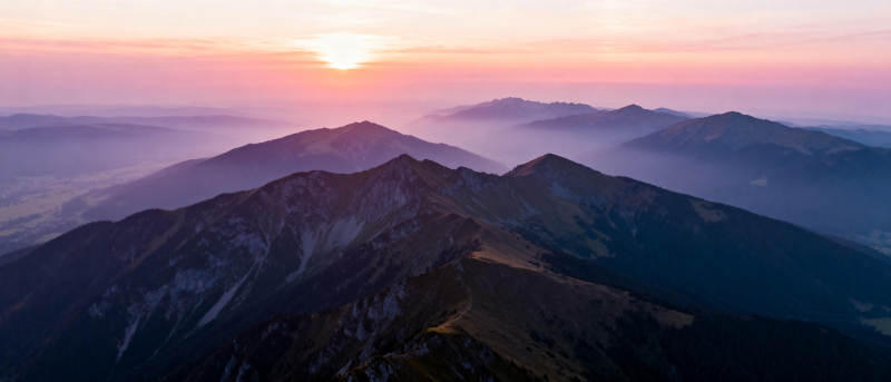 山巅日出云海图片