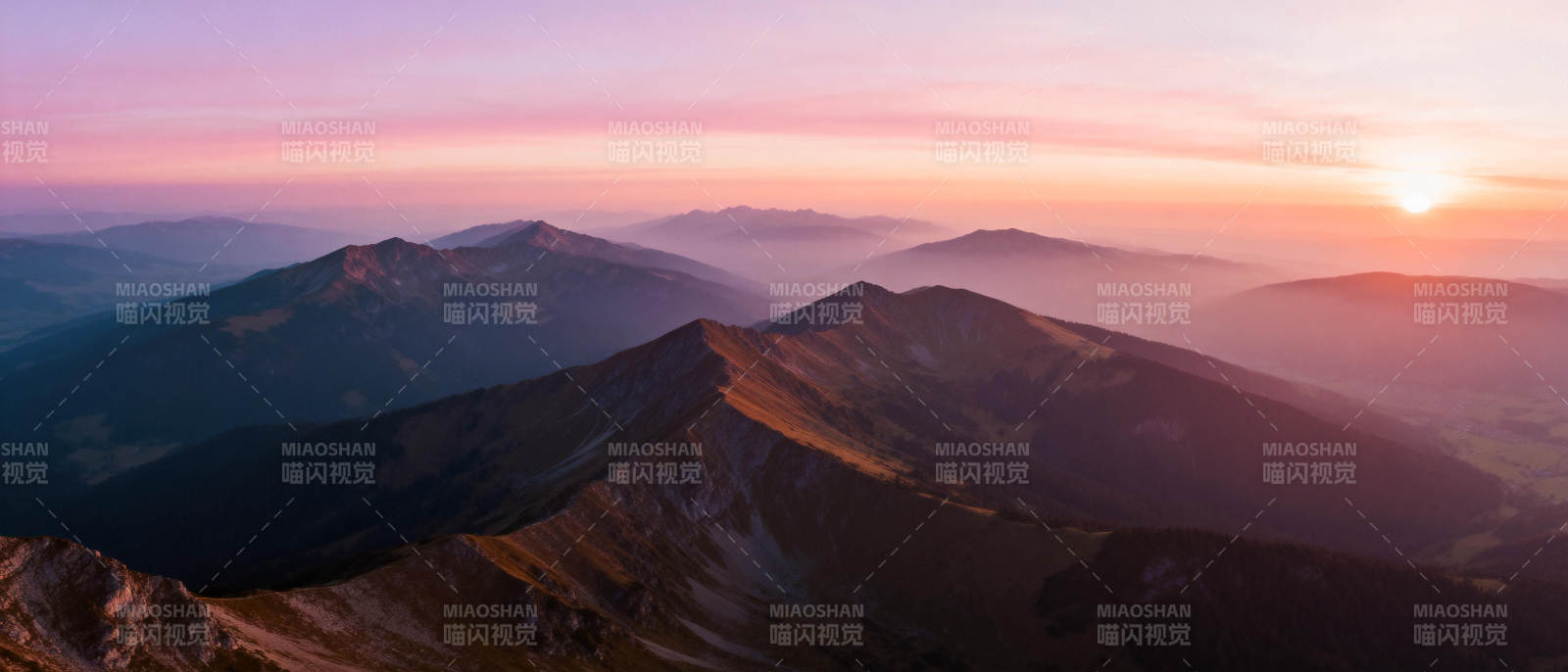 日出山巅美景图片