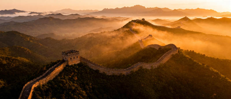 晨曦中的长城图片
