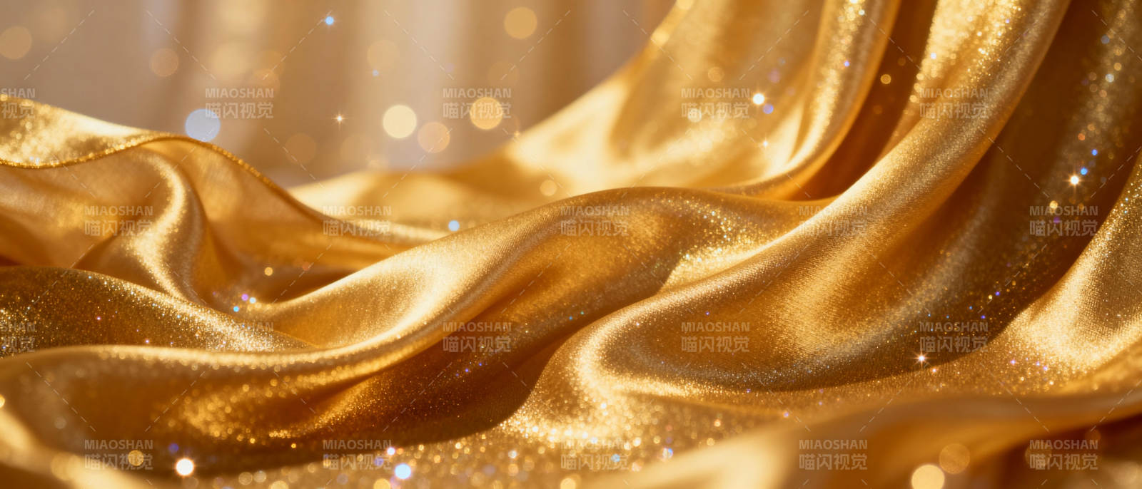 金色绸缎闪耀光芒图片