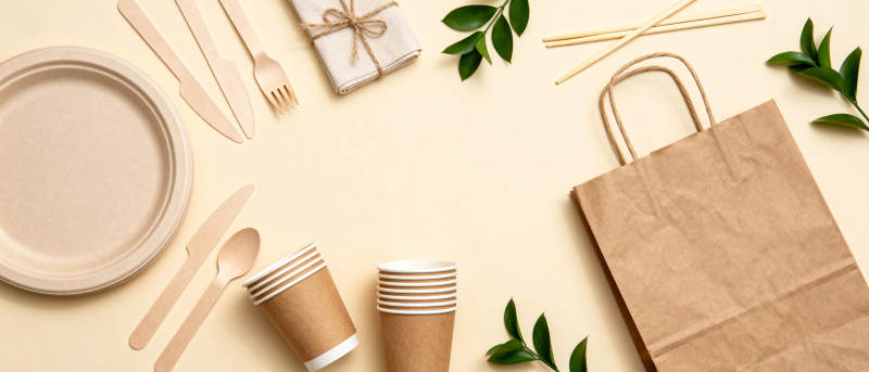 环保餐具与购物袋图片