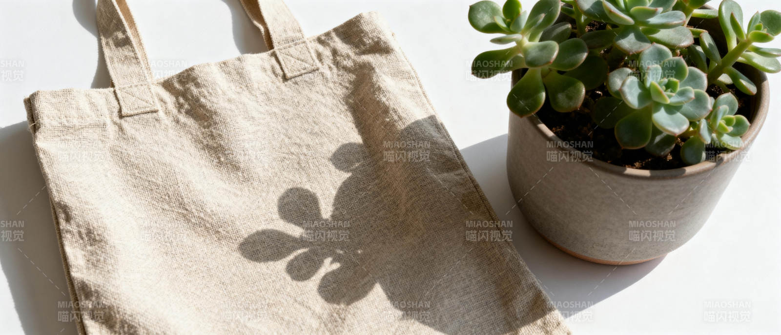 绿植与布袋静物图片